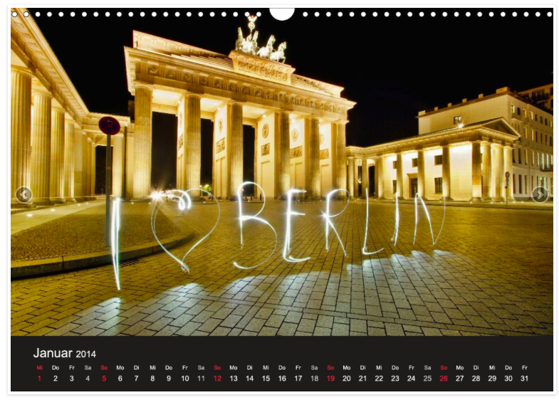 Das Brandenburger Tor mit Lightpainting-Schriftzug "Berlin" von Marcus Klepper.